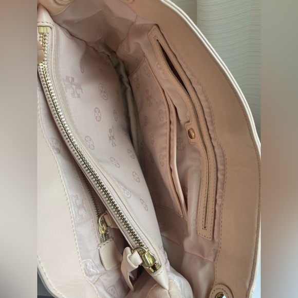 Tory Burch Quilted Chain-Handle Shoulder Bag in Pale Pink - Picture 15 of 16